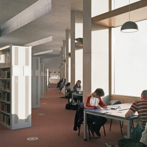 University-of-Portsmouth-Library-natural-light-HE-Penoyre-Prasad-0x776-c-default